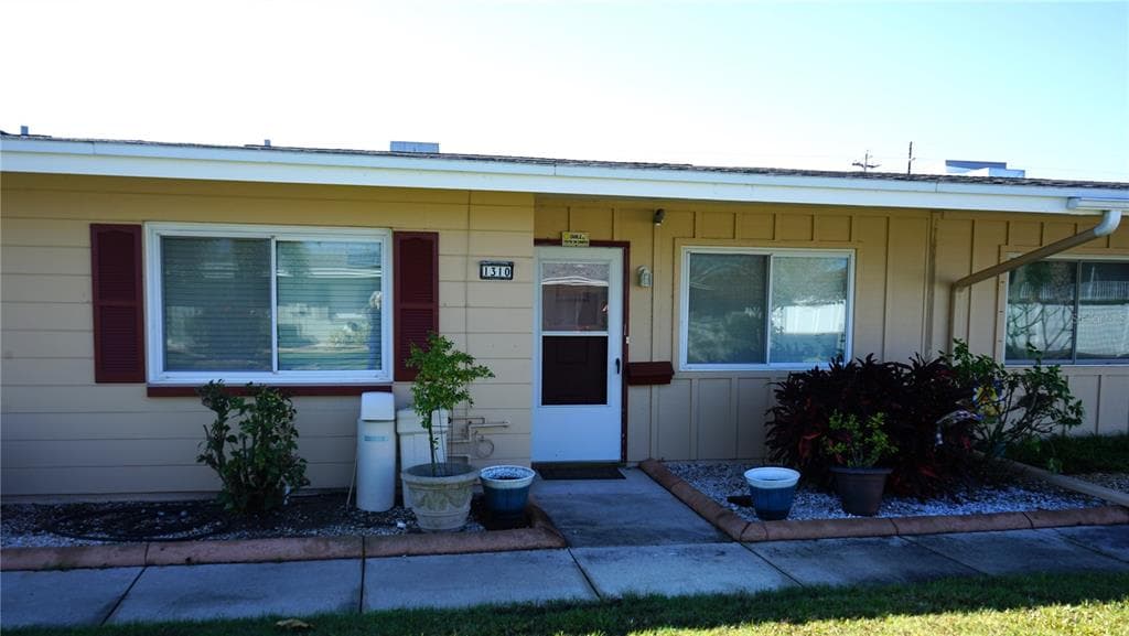 1310 WARWICK COURT UNIT 2 SUN CITY CENTER, FL 33573