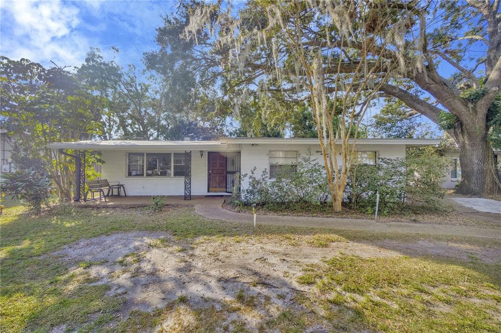 15040 LAKE MAGDALENE BOULEVARD TAMPA, FL 33618