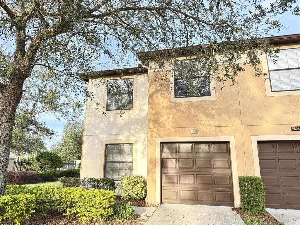 2525 OLEANDER LAKES DRIVE BRANDON, FL 33511
