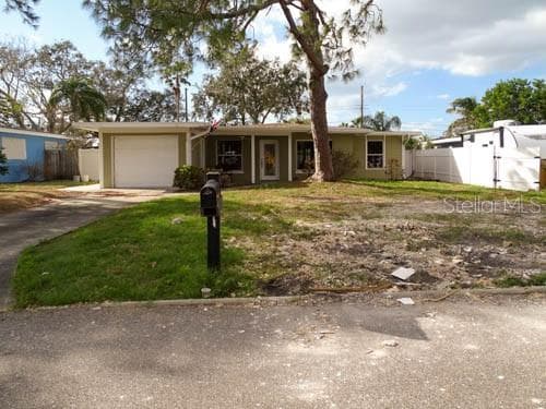 2452 BAYSHORE BOULEVARD DUNEDIN, FL 34698