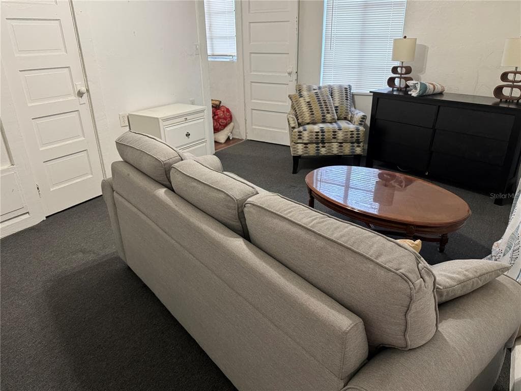8410 N MITCHELL AVENUE UNIT B TAMPA, FL 33604