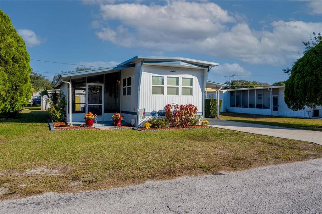 39121 OLA AVENUE ZEPHYRHILLS, FL 33542