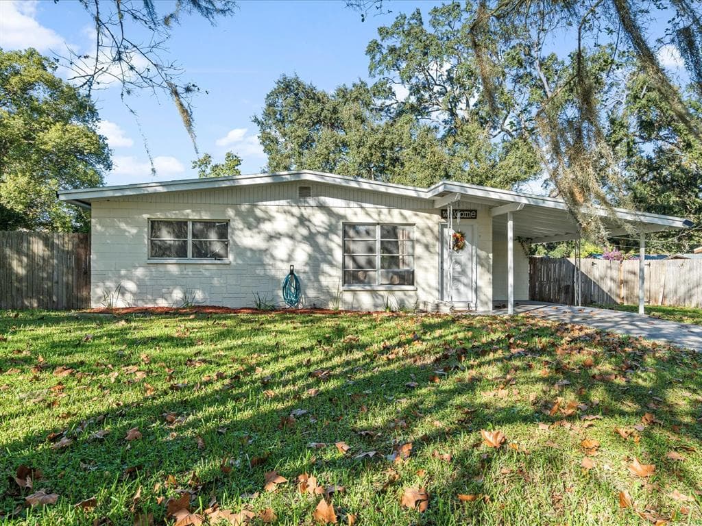 206 PEAK DRIVE BROOKSVILLE, FL 34601