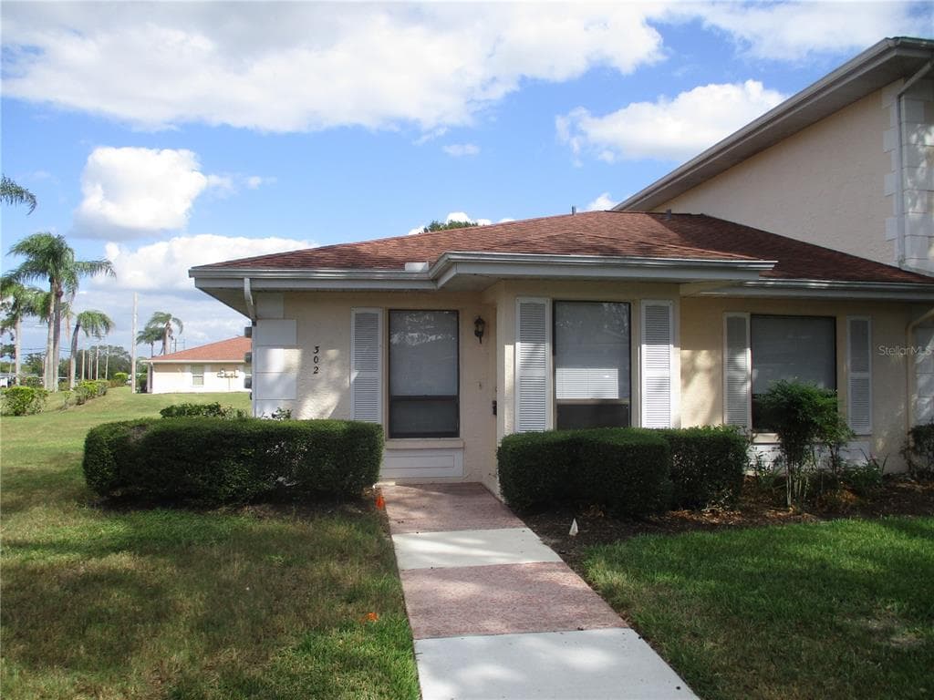 302 KELSEY WAY SUN CITY CENTER, FL 33573