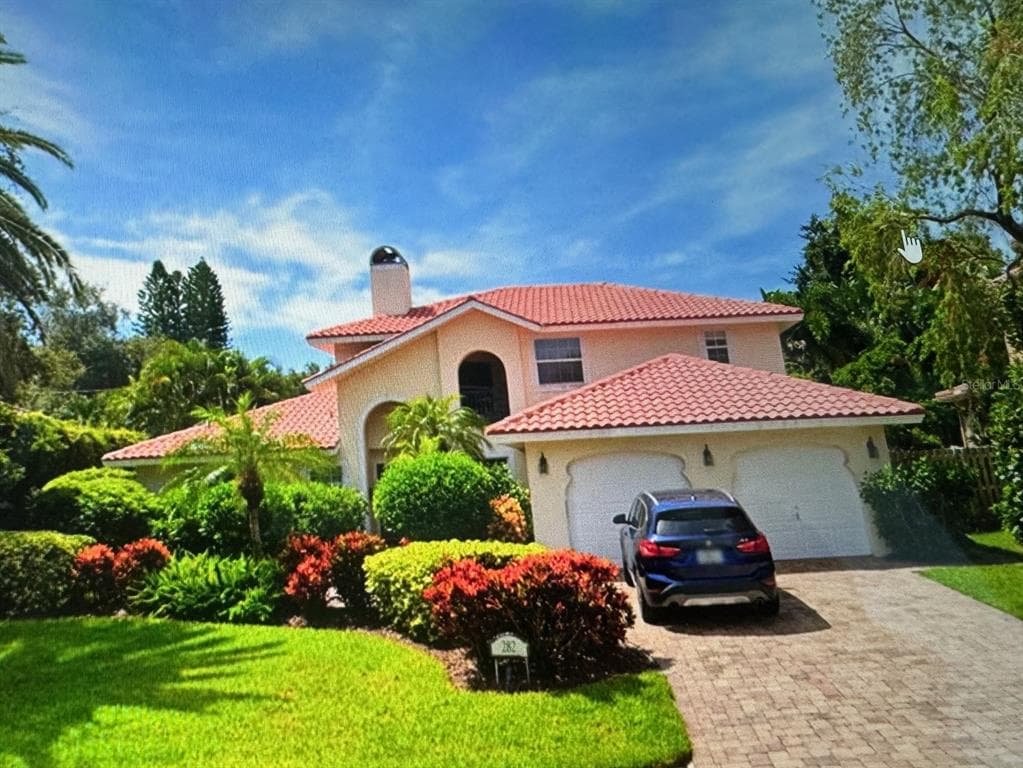 282 BAYVIEW DRIVE NE ST PETERSBURG, FL 33704