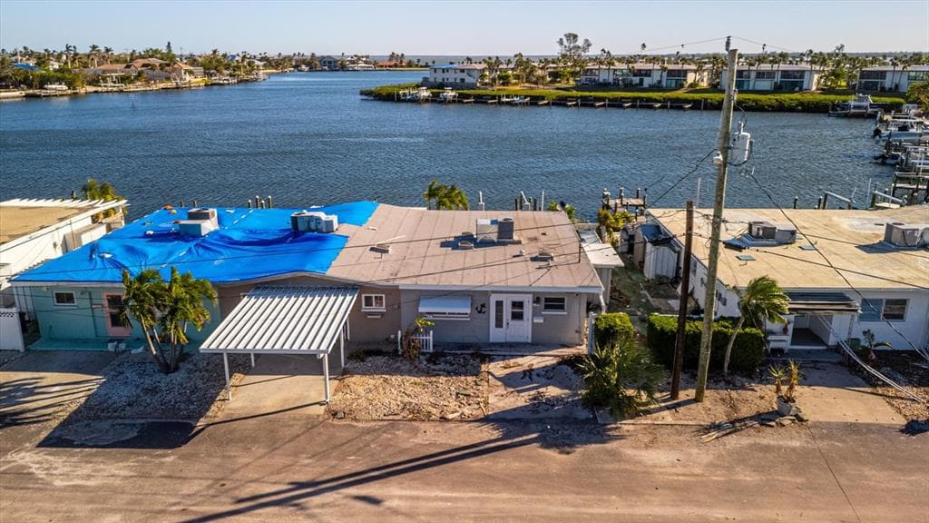 19 SEASIDE COURT HOLMES BEACH, FL 34217