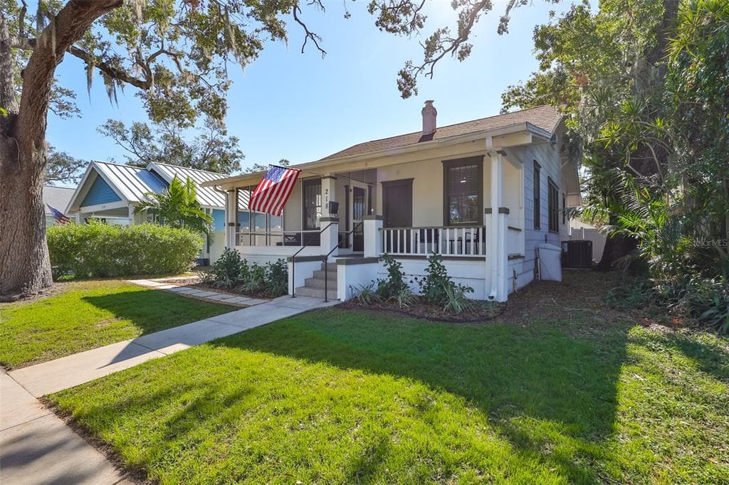 218 15TH AVENUE N ST PETERSBURG, FL 33704