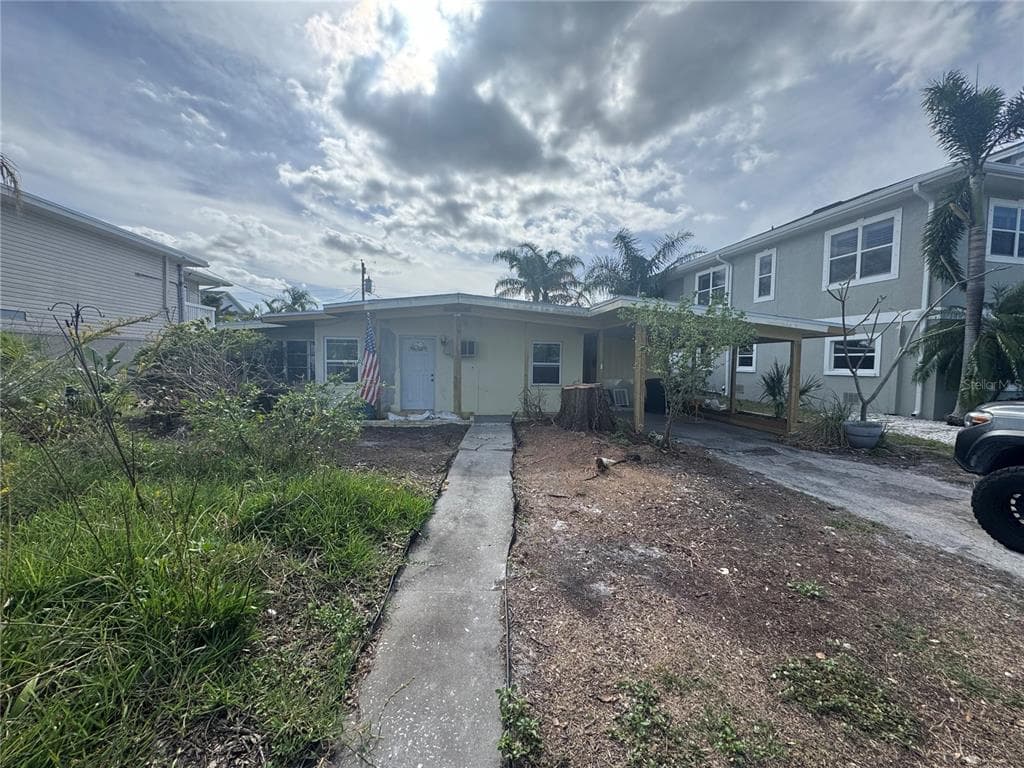 579 TRADE WINDS DRIVE DUNEDIN, FL 34698