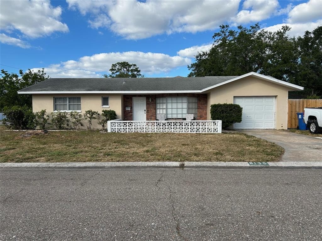 8135 31ST AVENUE N ST PETERSBURG, FL 33710