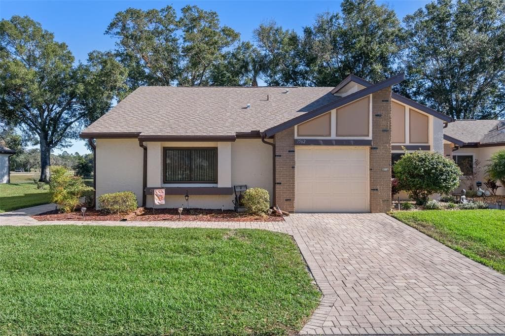 7562 HEATHER WALK DRIVE WEEKI WACHEE, FL 34613