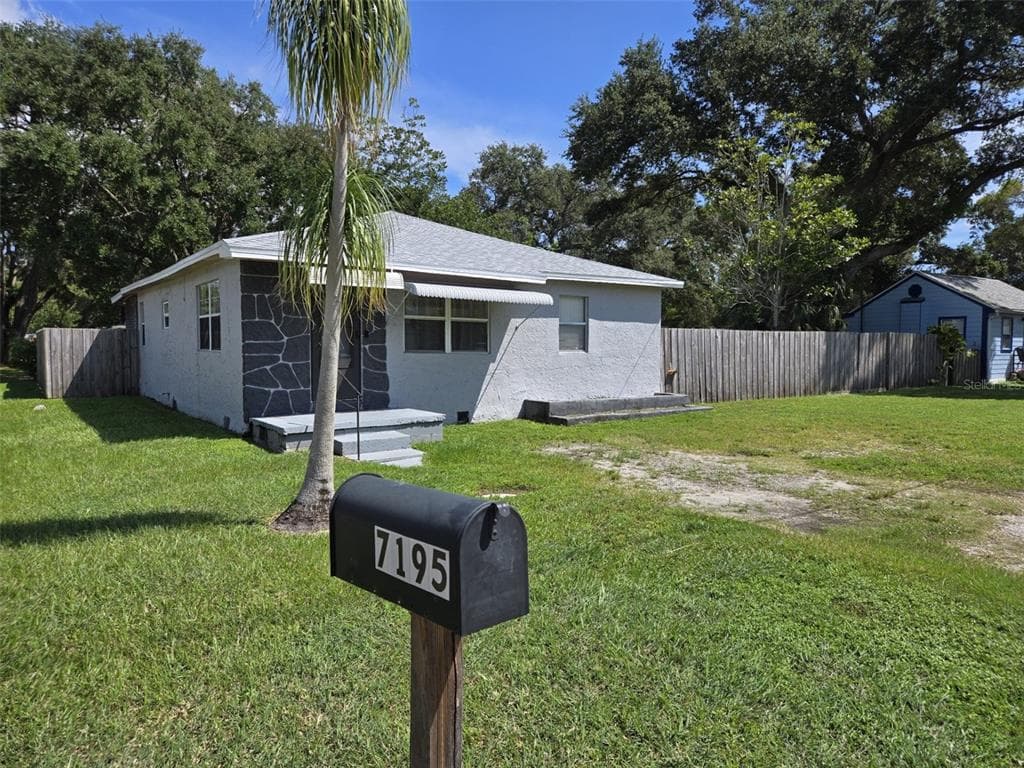7195 56TH STREET N PINELLAS PARK, FL 33781
