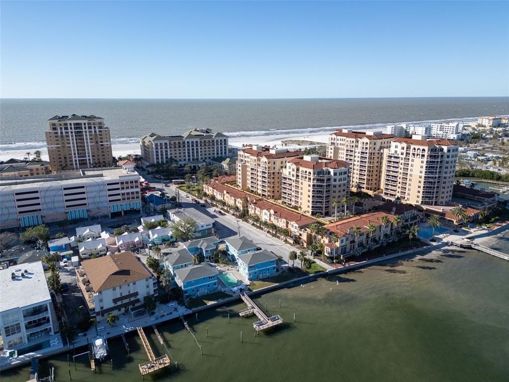 483 E SHORE DRIVE UNIT D3 CLEARWATER BEACH, FL 33767