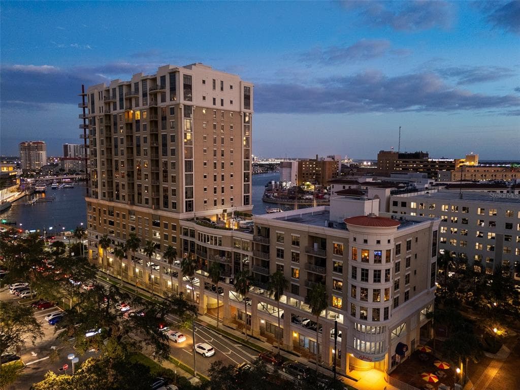 275 BAYSHORE BOULEVARD UNIT 1602 TAMPA, FL 33606