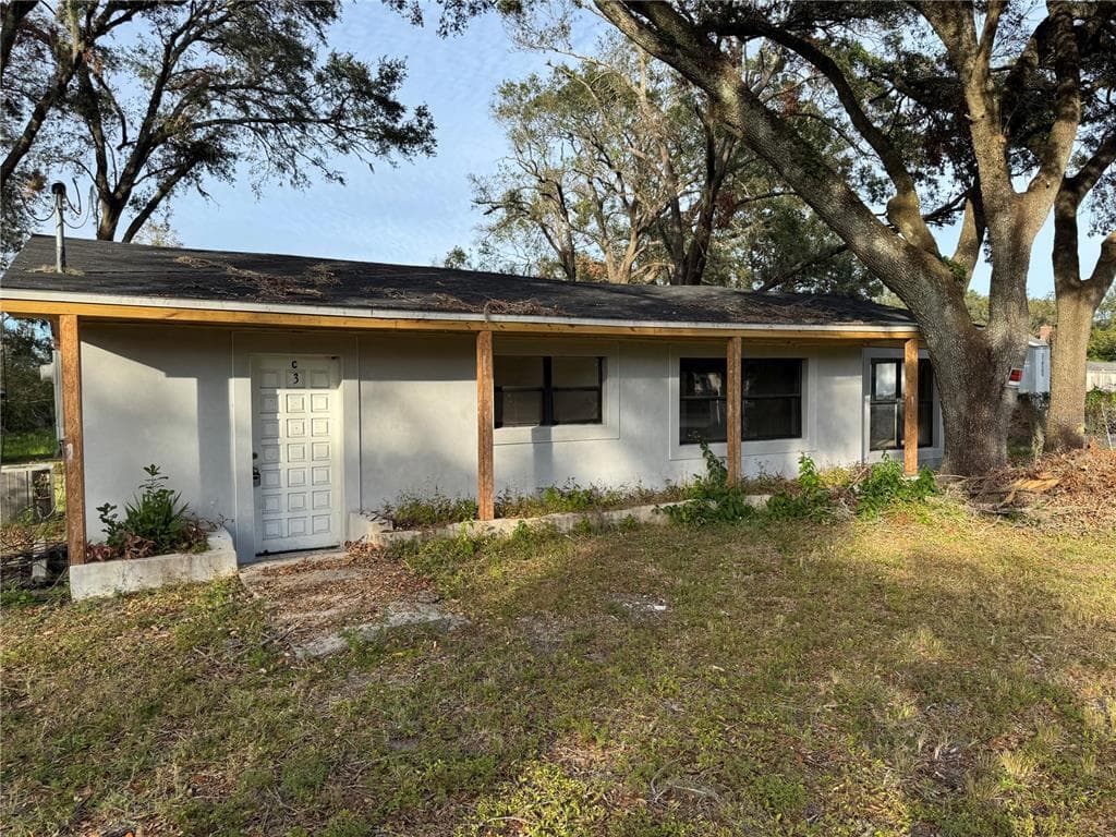 11112 E 92 HIGHWAY SEFFNER, FL 33584