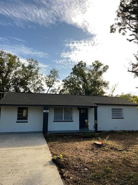 1708 W FOLLOWTHRU DRIVE TAMPA, FL 33612
