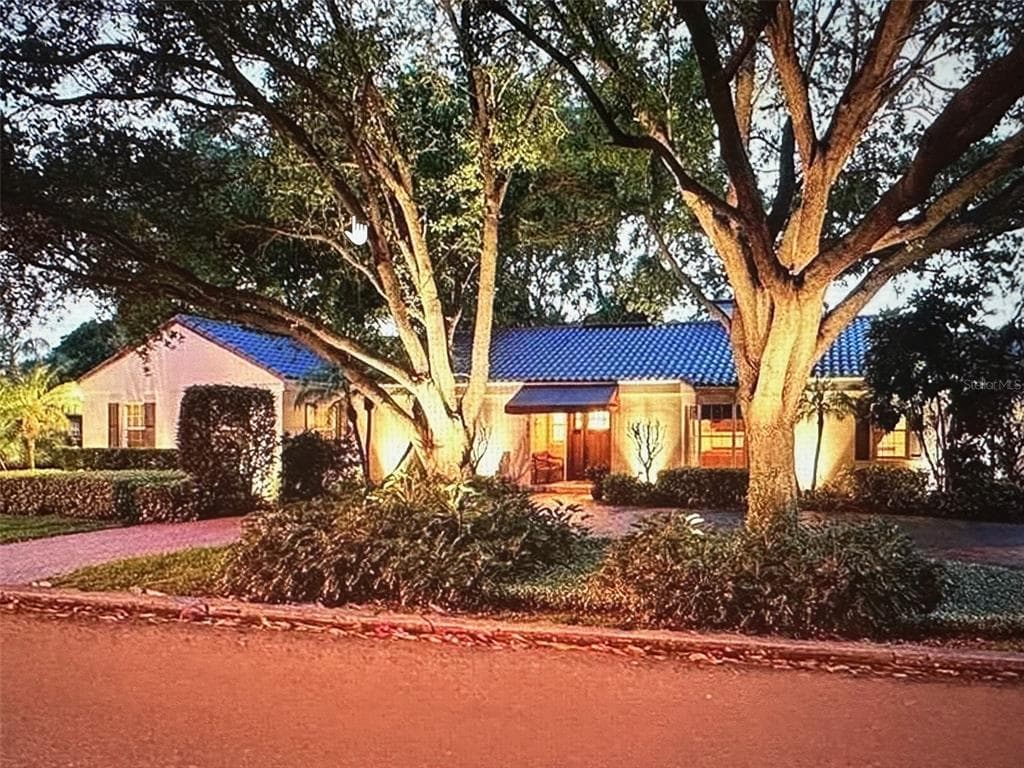101 BAY POINT DRIVE NE ST PETERSBURG, FL 33704