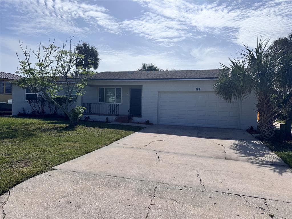130 FLAMINGO AVENUE DAYTONA BEACH, FL 32118