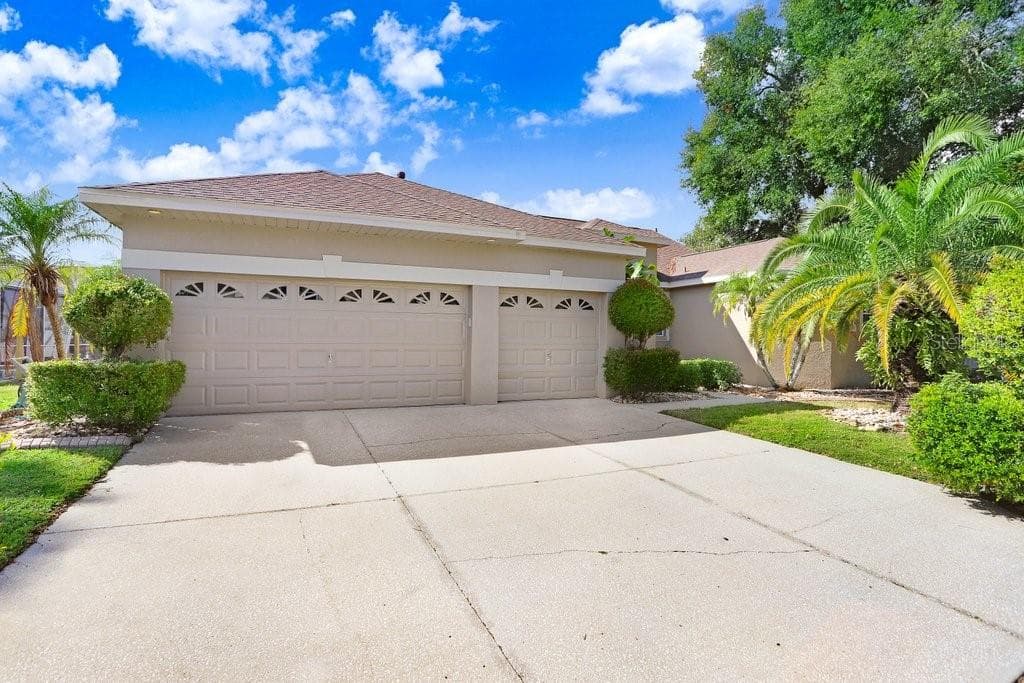 223 ROSANA DRIVE BRANDON, FL 33511