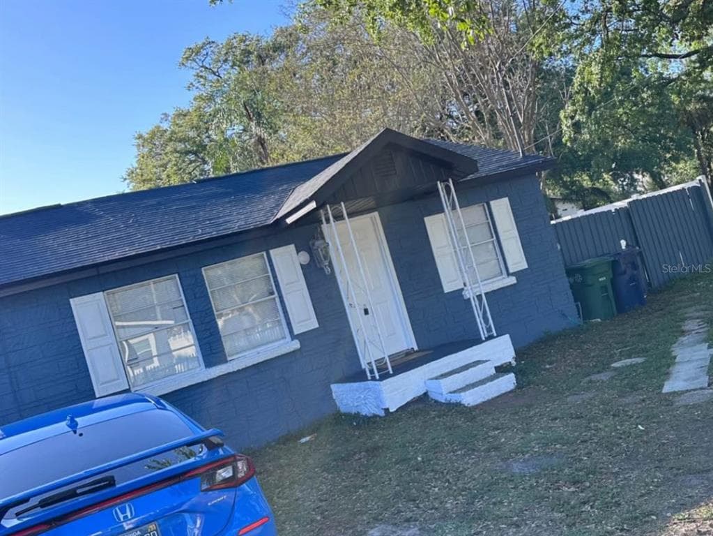 8218 N 18TH STREET TAMPA, FL 33604