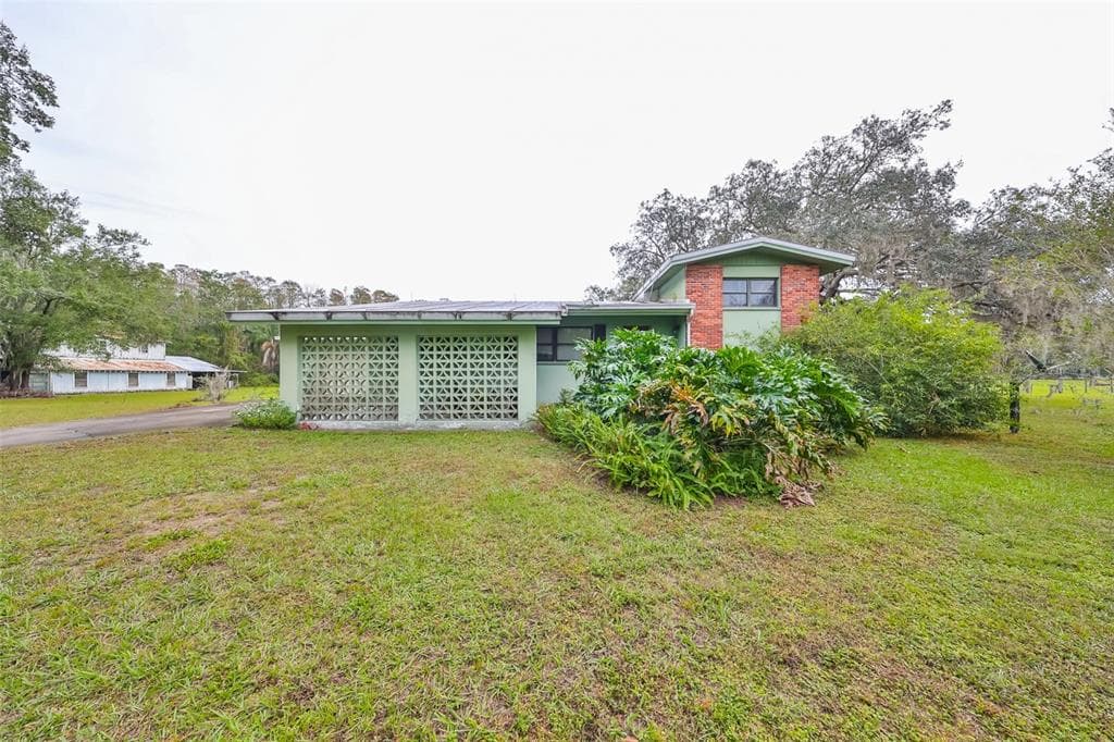 125 MEADOWS DRIVE TARPON SPRINGS, FL 34688