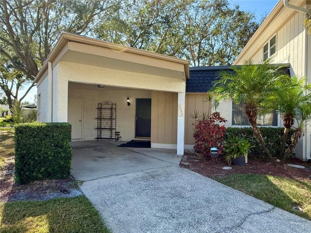 2553 FOREST RUN COURT UNIT 150A CLEARWATER, FL 33761