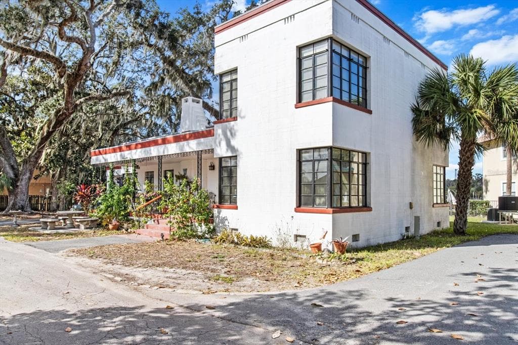 30 SE KINGS BAY DRIVE CRYSTAL RIVER, FL 34429