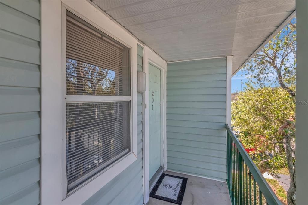 5004 TERRACE PALMS CIRCLE UNIT 201 TAMPA, FL 33617