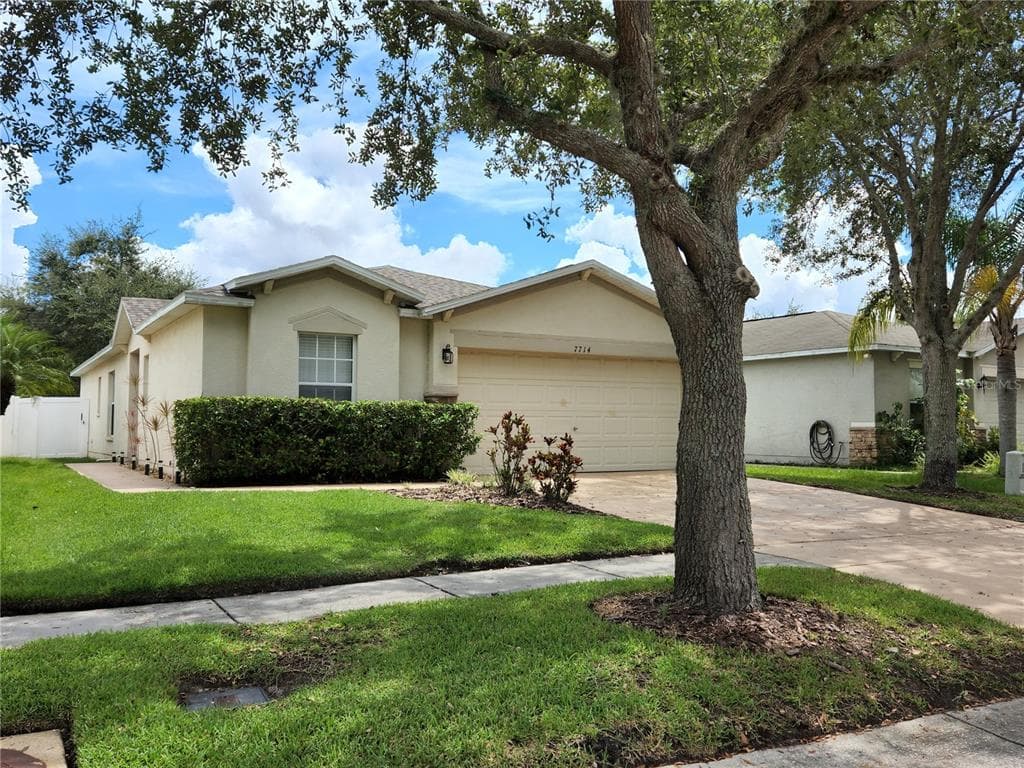 7714 CARRIAGE POINTE DRIVE GIBSONTON, FL 33534