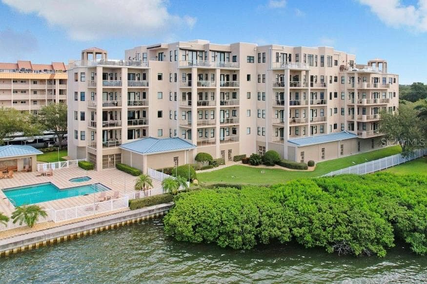600 EDGEWATER DRIVE UNIT 202 DUNEDIN, FL 34698