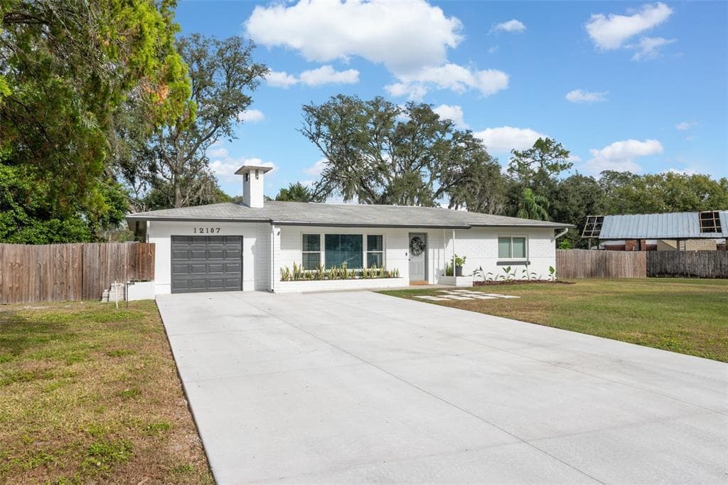 12107 MIDLAKE DRIVE TAMPA, FL 33612