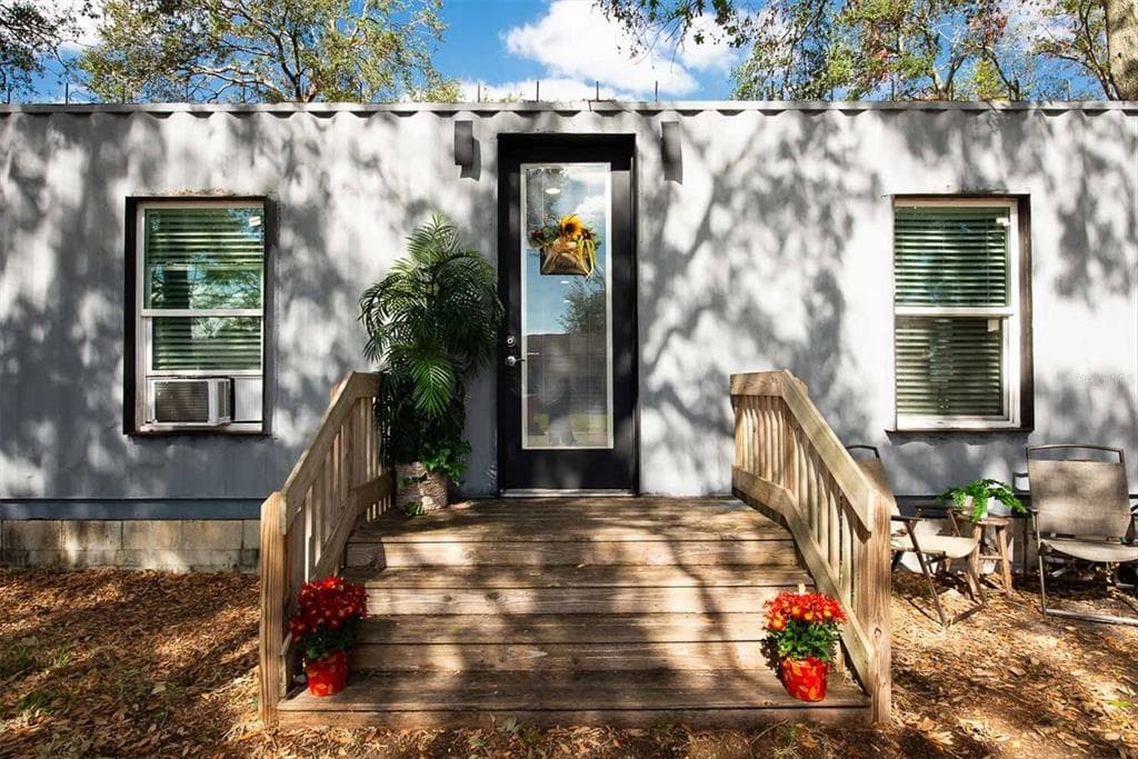 5021 69TH WAY N ST PETERSBURG, FL 33709