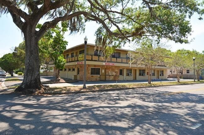 1700 22ND STREET S UNIT 2 ST PETERSBURG, FL 33712