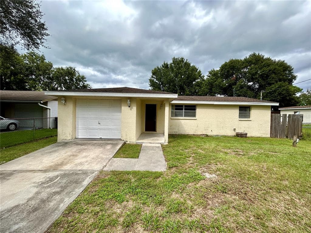 8819 W ROBSON STREET TAMPA, FL 33615
