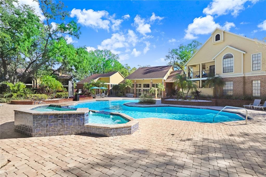 8609 MALLARD RESERVE DRIVE UNIT 202 TAMPA, FL 33614