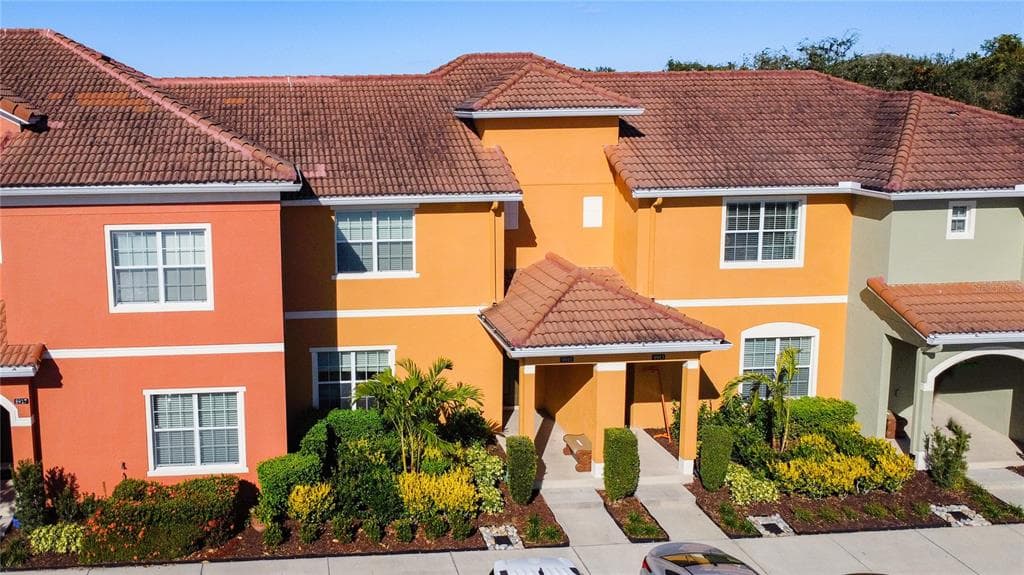 8915 CANDY PALM ROAD KISSIMMEE, FL 34747