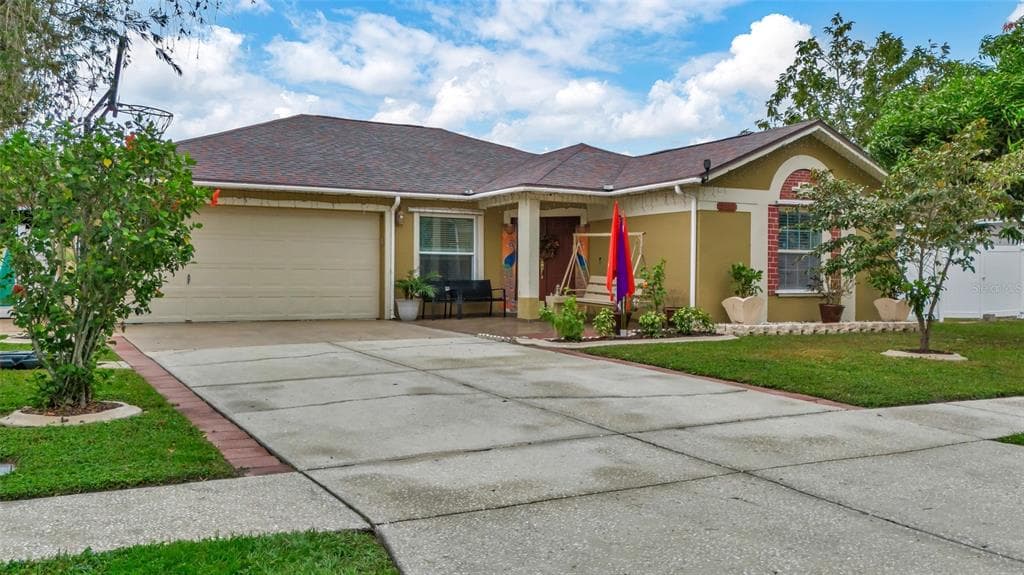 5910 TAYWOOD DRIVE TAMPA, FL 33624