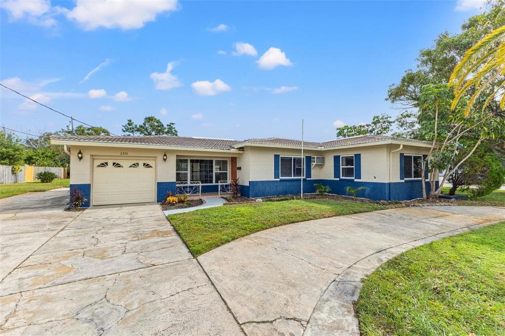 2201 38TH STREET N ST PETERSBURG, FL 33713