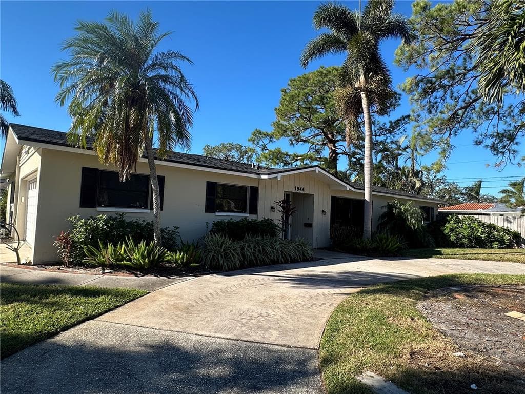 1944 SOUTH CAROLINA AVENUE NE ST PETERSBURG, FL 33702