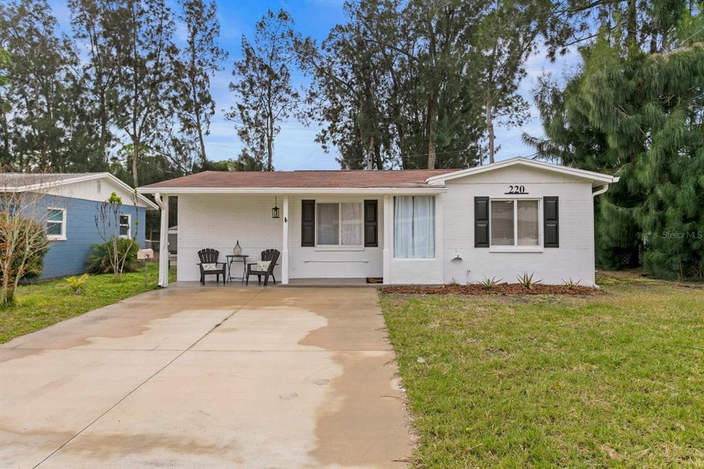 220 83RD AVENUE NE ST PETERSBURG, FL 33702
