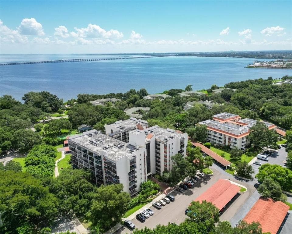 2699 SEVILLE BOULEVARD UNIT 605 CLEARWATER, FL 33764