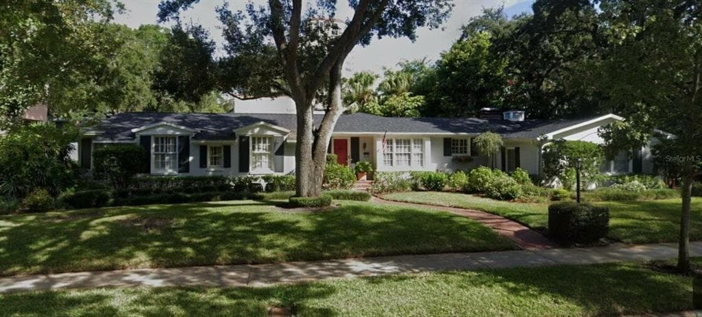 2923 W LAWN AVENUE TAMPA, FL 33611
