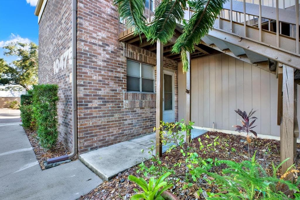 10475 CARROLLBROOK CIRCLE UNIT 119 TAMPA, FL 33618