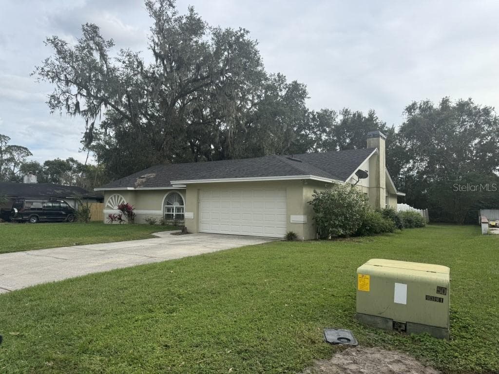 2302 W SUGAR CREEK DRIVE LAKELAND, FL 33811