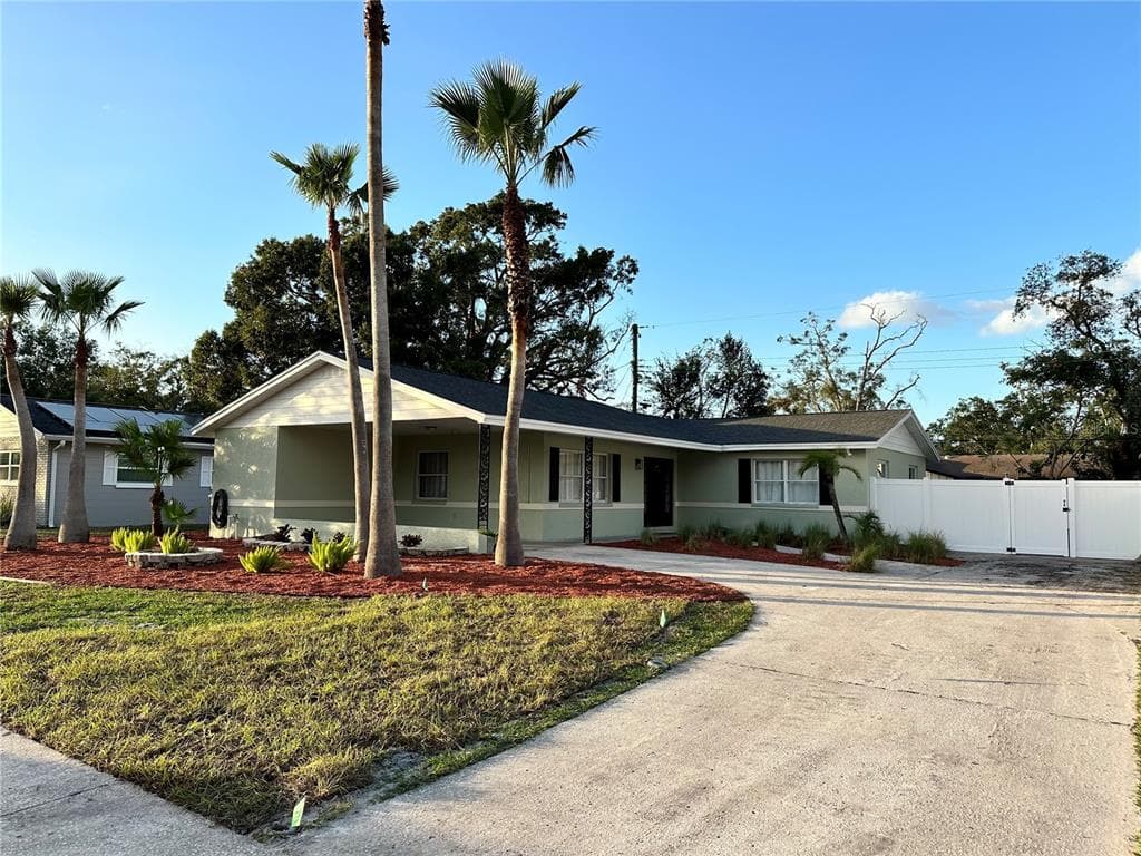 2509 LANCER DRIVE TAMPA, FL 33618