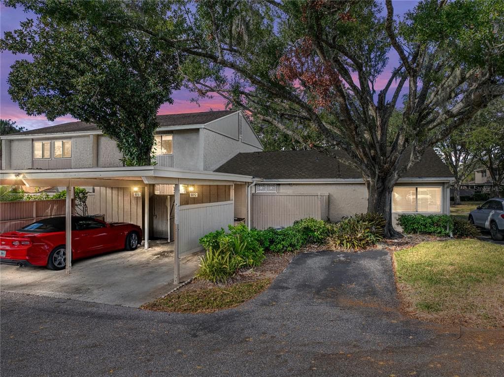 8012 GARDENIA DRIVE UNIT 8012 TEMPLE TERRACE, FL 33637