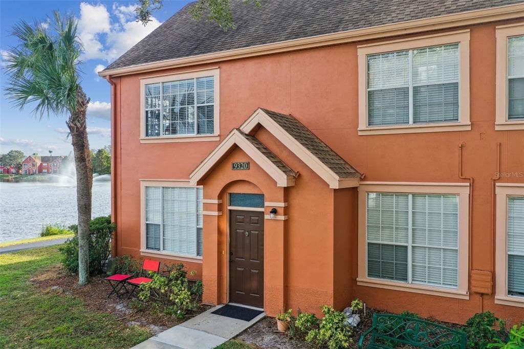 9320 LAKE CHASE ISLAND WAY TAMPA, FL 33626