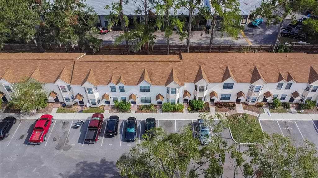 2302 MAKI ROAD UNIT 62 PLANT CITY, FL 33563
