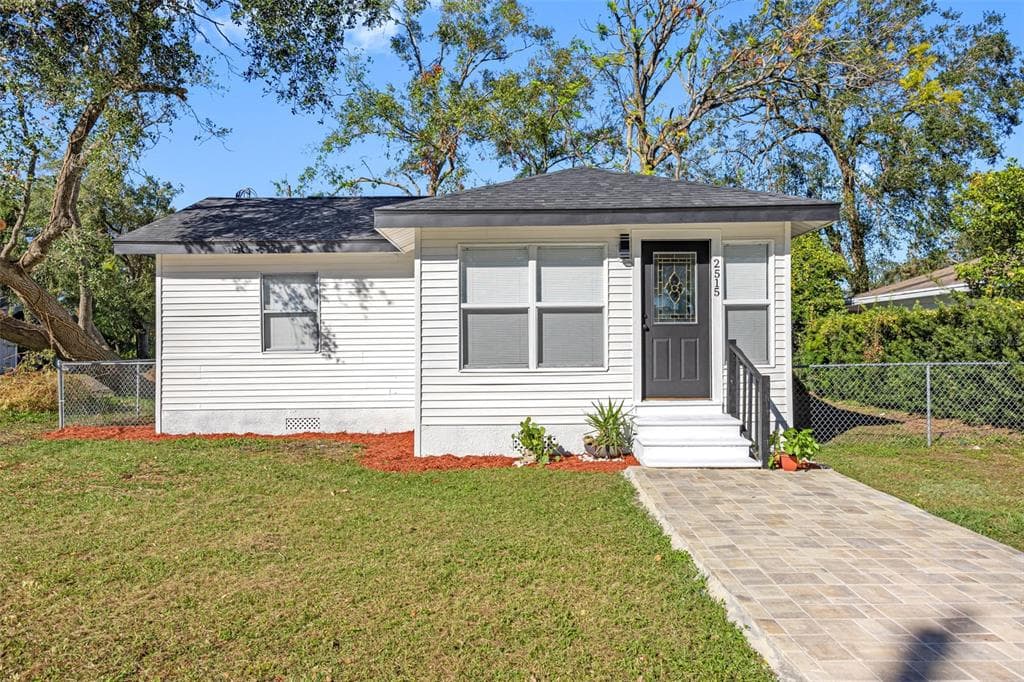2515 W COMANCHE AVENUE TAMPA, FL 33614