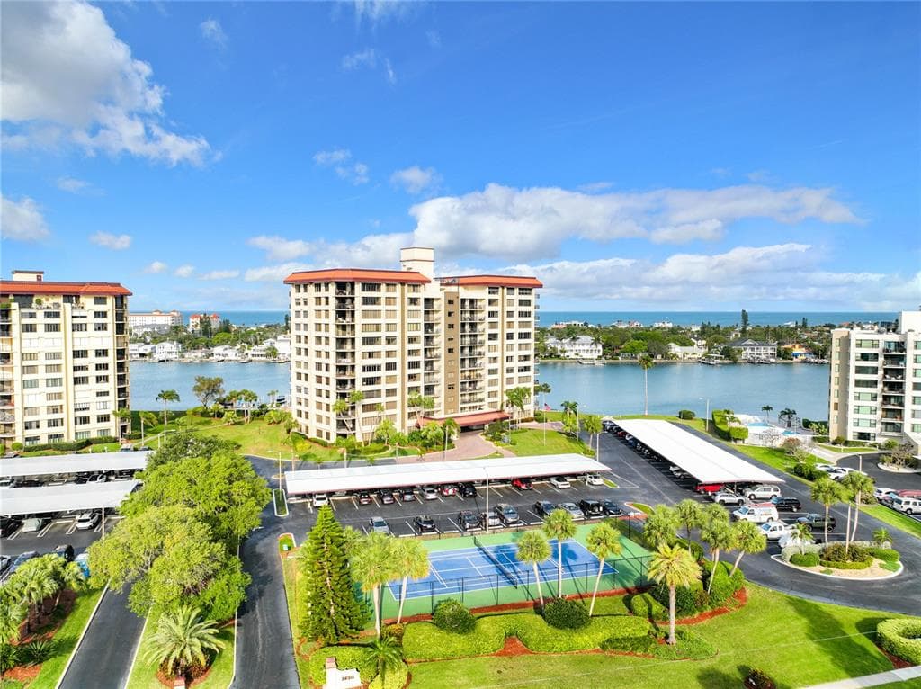 736 ISLAND WAY UNIT 601