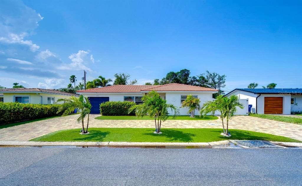 220 45TH AVENUE ST PETE BEACH, FL 33706
